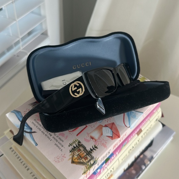 Gucci, Fendi, Prada, Dior, Balenciaga, Chanel, LV bags, shoes, and sunglasses. - Picture 2 of 4